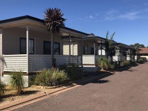 Sundowner Cabin and Tourist Park - Accommodation Australia